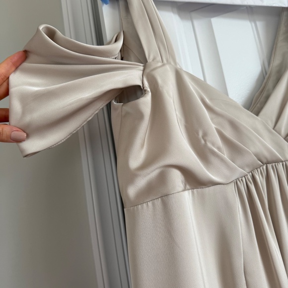 AZAZIE RHEA Maternity Dress - Picture 6 of 8